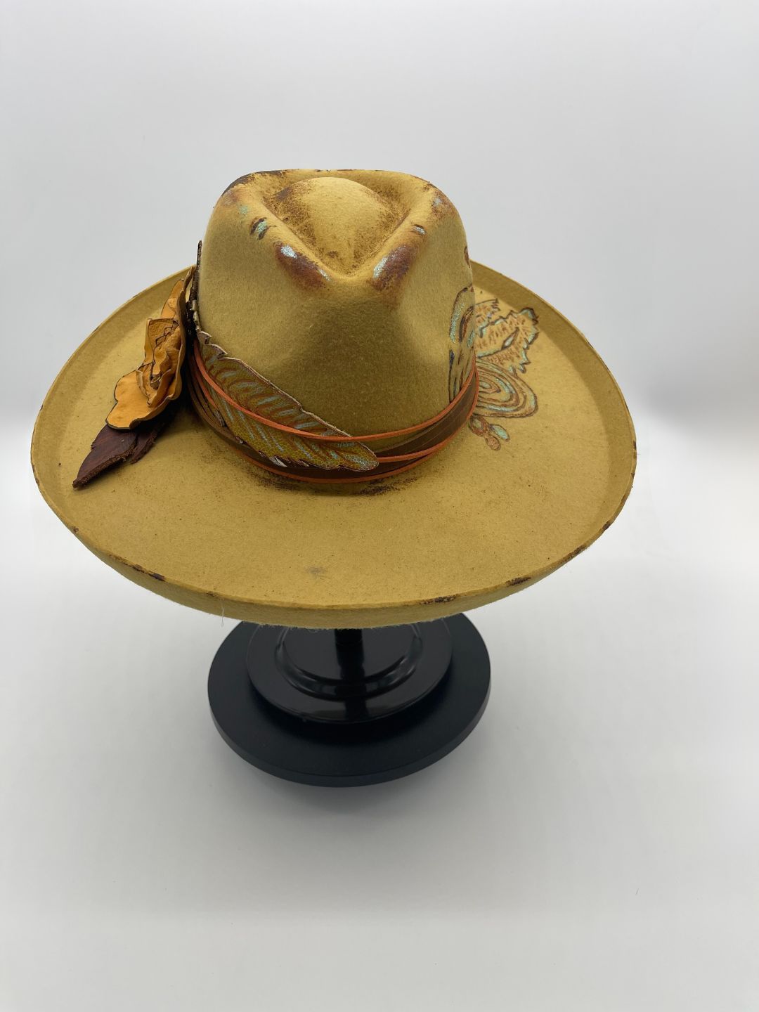 Felt Hat Engraved with Leather Flower and Feather