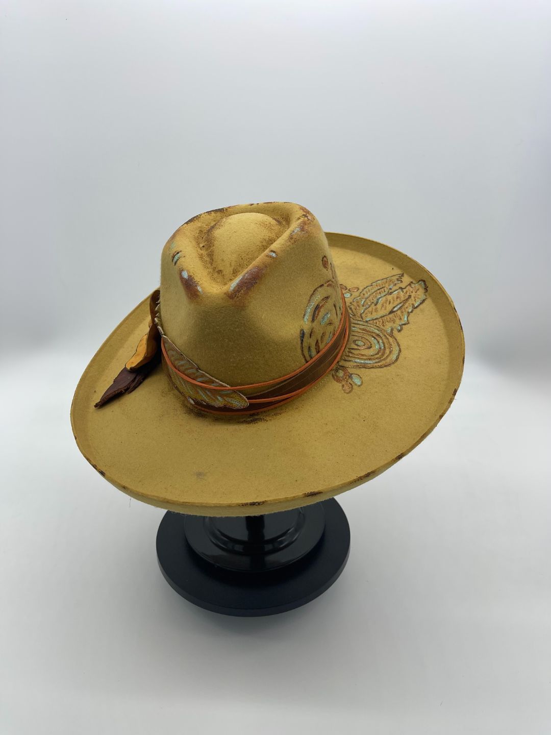 Felt Hat Engraved with Leather Flower and Feather